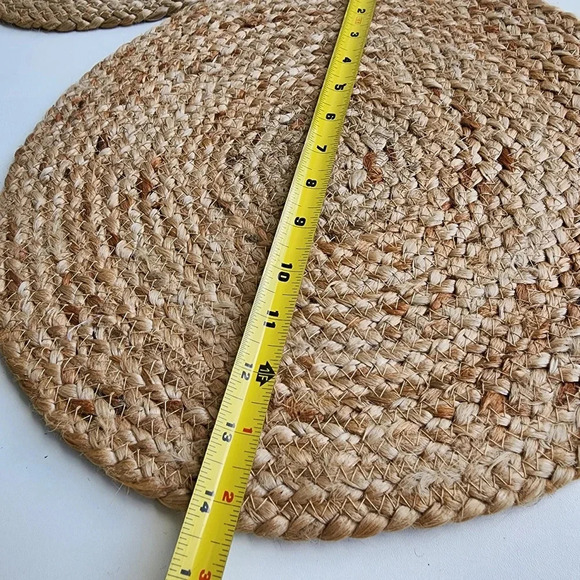 Set Of 4 URBAN 86 ROUND PLACEMATS SOHO LOFT WOVEN BRAIDED Brown 14" - Picture 2 of 6